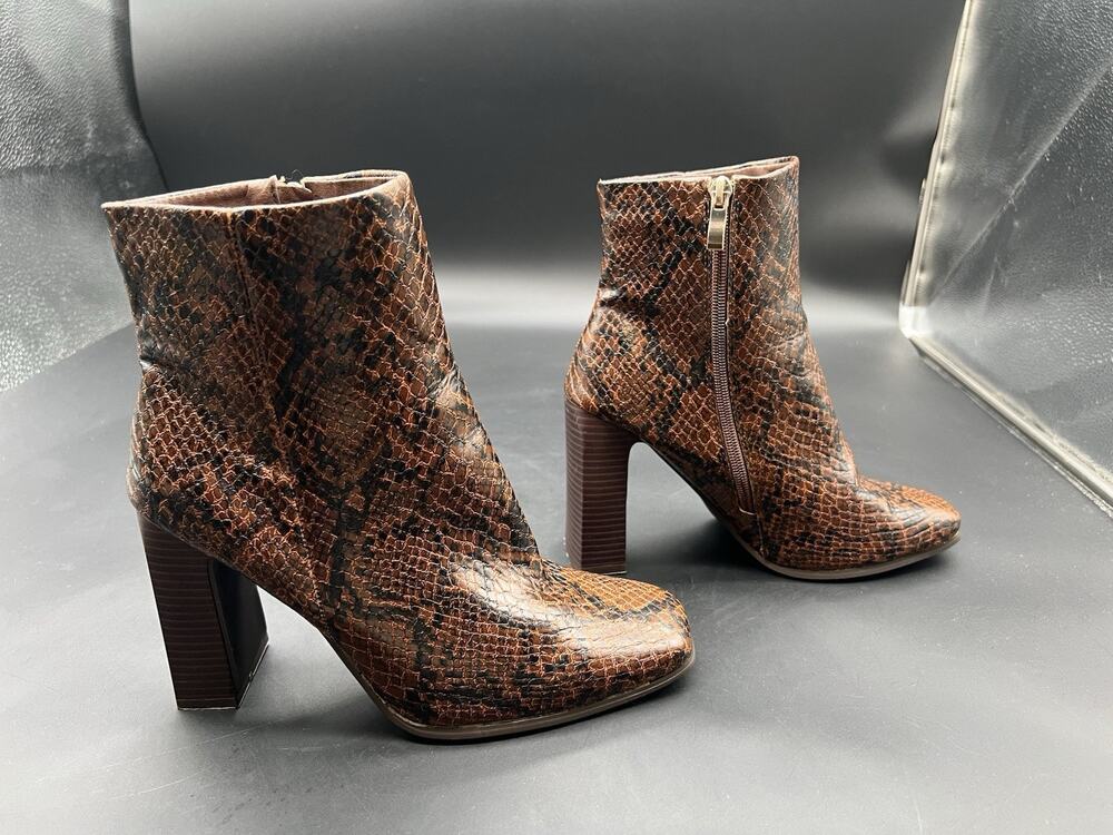 Brown Snakeskin Embossed Ankle Boots Block Heel Side Zip Booties Size 8.5 #134